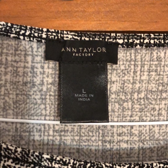 Light weight top perfect for the office - Picture 3 of 4